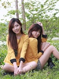 Outdoor shooting of pure beauty twins(8)