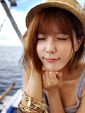 韩国超模许允美 黑花连裙衣海边写真(118)
