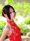 Beautyleg女神-小雪 Winnie高雄中央公园外拍之红色旗袍(25)