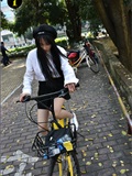 The 16-year-old biking girl of Pratt  Whitney 033 Qiqi(51)
