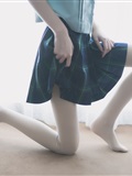 Is the leg too thin for rabbit to play video series vol.052(31)