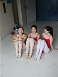大西瓜美女图片 W016 舞蹈家6-红衣三姐妹220p1(74)