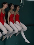 W020 dancer - red 669p3(39)