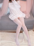 森萝财团萝莉丝足写真 X-012 白丝白毛衣(8)