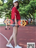 Yueyue plays skateboarding in silk stockings(3)