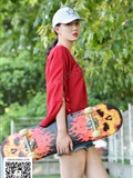 Yueyue plays skateboarding in silk stockings(36)