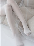 [森萝财团]萝莉丝足写真 ALPHA-007 纯白的诱惑白丝裸足(76)