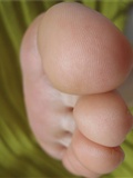 Between the toes. Fanny's feet(4)