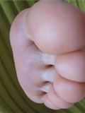 Between the toes. Fanny's feet(3)