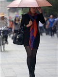 [outdoor Street Photo] 2013.09.13 black silk young woman wearing fashionable umbrella(3)