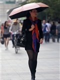 [outdoor Street Photo] 2013.09.13 black silk young woman wearing fashionable umbrella(5)