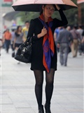 [outdoor Street Photo] 2013.09.13 black silk young woman wearing fashionable umbrella(9)