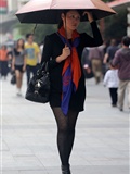 [outdoor Street Photo] 2013.09.13 black silk young woman wearing fashionable umbrella(17)