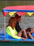 [outdoor Street Photo] on October 3, 2013, two black silk beauties were playing in the lake(11)
