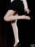 Beautiful leg silk stockings on the stage show the allure of modelvicky(16)