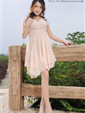 [beautiful cabinet] on March 2, 2012, Wenjing, a beautiful model of silk stockings in the park