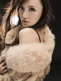 Beauty Ruth charming fur wrapped around attractive fragrant shoulder(1)