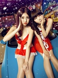 Lovely two sisters in Christmas show chariot phantom Bini beauty beach style fresh photo hot figure