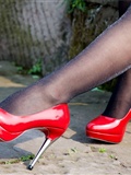 Scarlet shoes of Karen(13)