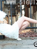 [Wang Chaogui's feet] Jiaoren Meizu green off shoulder skirt park bench white angel folding fan(6)