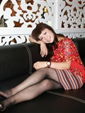 [network collection] red dress black silk sweet smile, meet such a sales girl, who can't help buying a house(40)