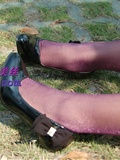 Pictures of Lulu's domestic silk feet and legs(2)